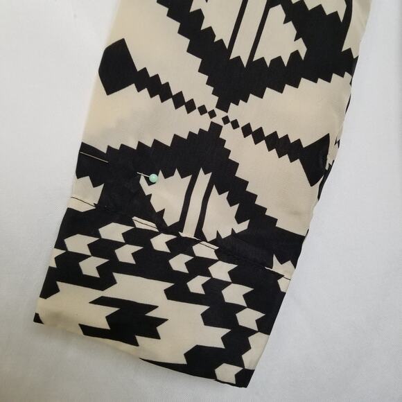 Timing Women's Tribal Geometric Beige Black Dress Button Up Roll Tab Slv Size L - Picture 4 of 8
